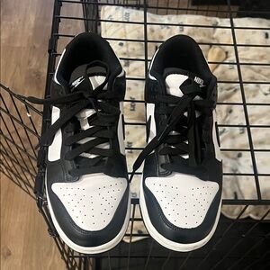 Nike men’s Black and White Low-Top Sneakers — Classic Contrast